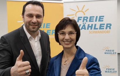 MEP Ulrike Müller unterstützt Ferdi  Eraslan in Schwandorf