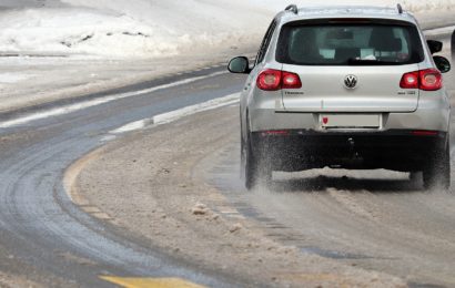 Verkehrsunfälle durch Schneeglätte in Schwandorf