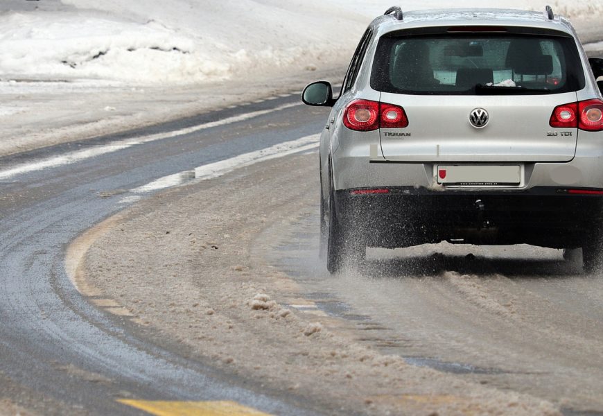 Unfallbeteiligte haben oft abgefahrene Reifen oder Sommerreifen an ihren Fahrzeugen montiert