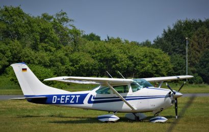 Kleinflugzeug bei Landeanflug in Weiden verunglückt – zwei Personen verletzt