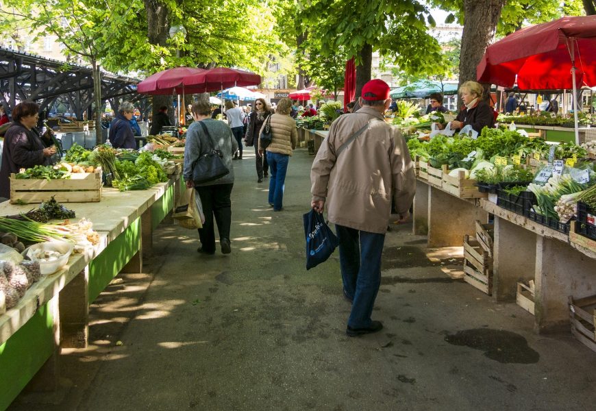 Wochenmarkt und Bauernmarkt finden statt