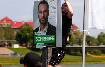 Wahlplakat beschmiert