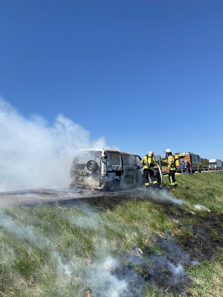 Auch die Umgebung wurde in Mitleidenschaft gezogen Foto: Polizei Amberg