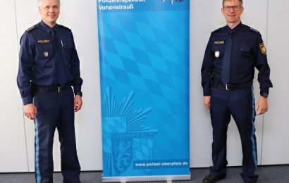 Bild im Anhang: PHK Thomas Meiler (links) begrüßt seinen Nachfolger PHK Thomas Mikolei (rechts) Foto: PI Vohenstrauß