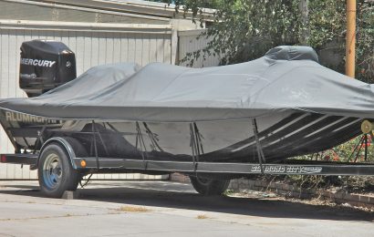 Bootsanhänger verliert binnen kurzer Zeit zwei Reifen auf der A93 in Regensburg