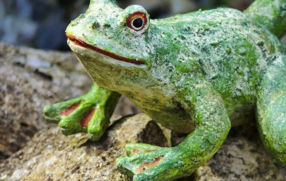 Keramikfigur aus Garten gestohlen