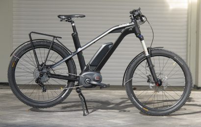 Pkw erfasst E-Bike im Brucker Kreisel