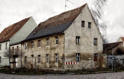 Baufälliges Anwesen drohte auf Straße zu stürzen