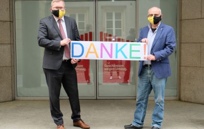 Stadt Amberg sorgt für das Material und rund 200 Näherinnen für 15.892 Masken