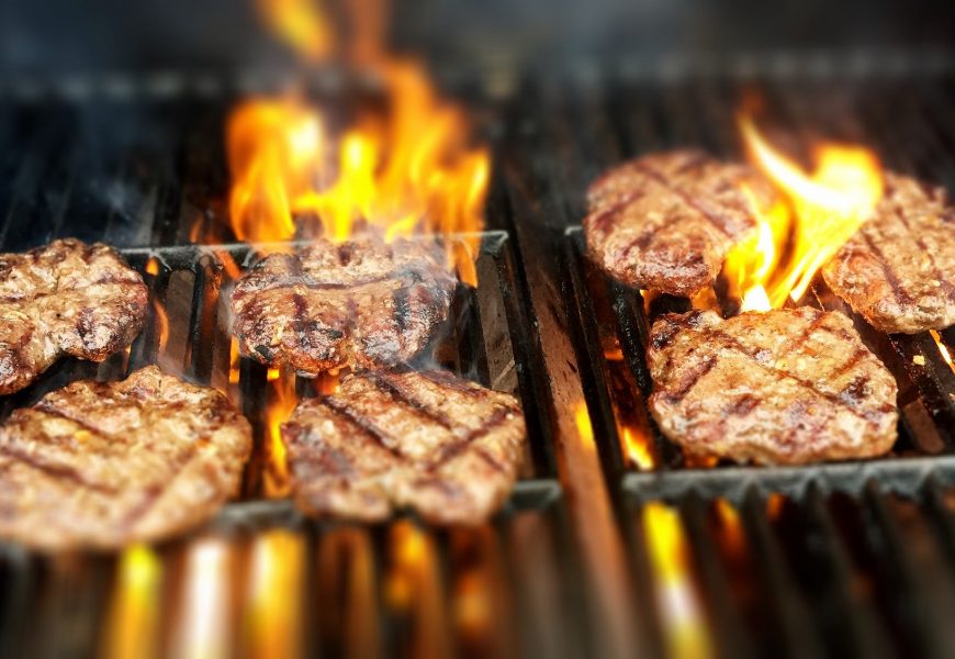 Grill in Brand geraten