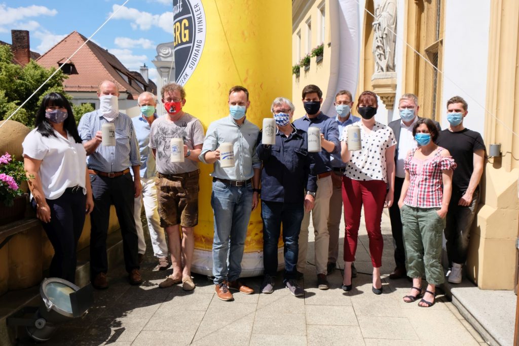 vl. Zorka Dotto, Arno Diener, Sigi Renner, Martin Sterk, Franz Kummert, Gerhard Schmidkonz, Maximilian Winkler, Reiner Volkert, Ina Bogner, Michael Cerny, Barbara Cosima Frey, Stefan Mühleisen. Foto: Susanne Schwab