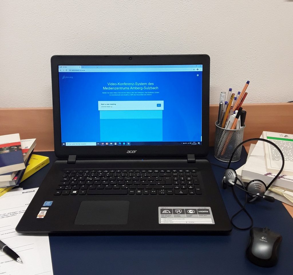 Vieles läuft heutzutage über Laptop oder PC. Auch in den Schulen sind moderne Medien nicht mehr wegzudenken. Das Medienzentrum Amberg-Sulzbach hat hierfür die passenden Angebote. Foto: Jörg Gebert, Medienzentrum Amberg-Sulzbach