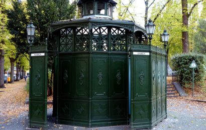 In Toilette im Schwandorfer Stadtpark eingesperrt