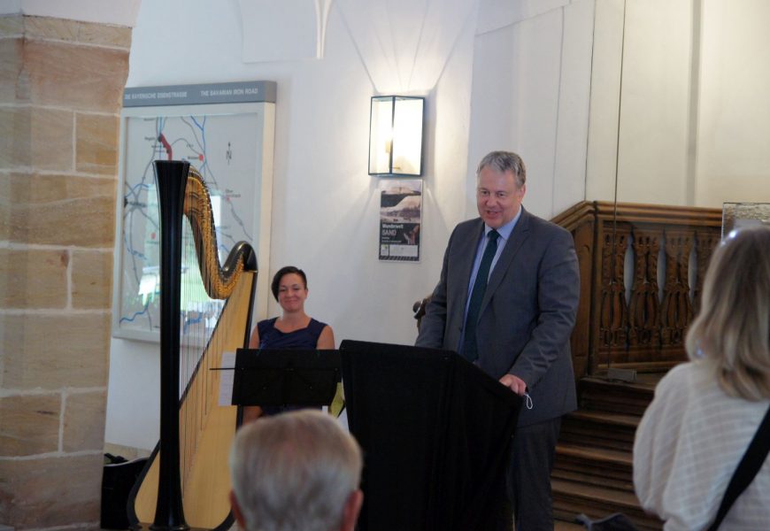 Ausstellung im Kultur-Schloss Theuern entführt in die „Wunderwelt Sand“