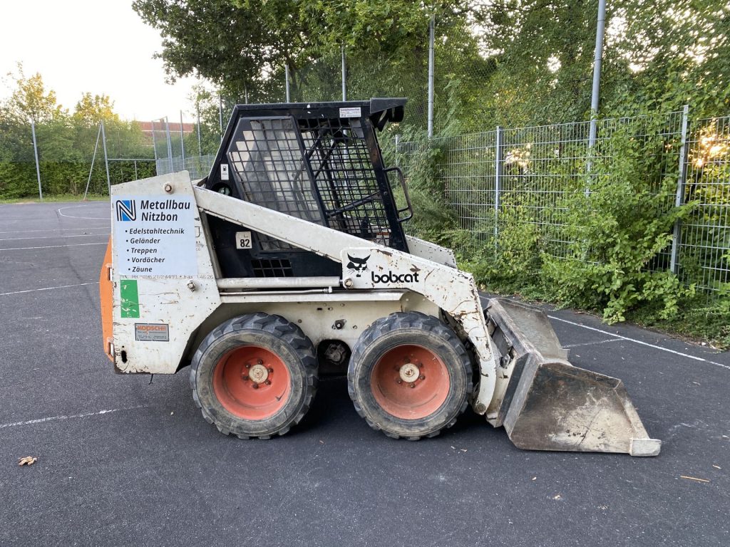 Eine ausgiebige Testfahrt musste der kleine Radlader über sich ergehen lassen Foto: Polizei