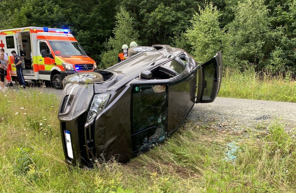 Reh ausgewichen und überschlagen Foto: Polizei