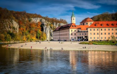 Mit selbstgebautem Sportboot und reichlich Alkohol auf der Donau