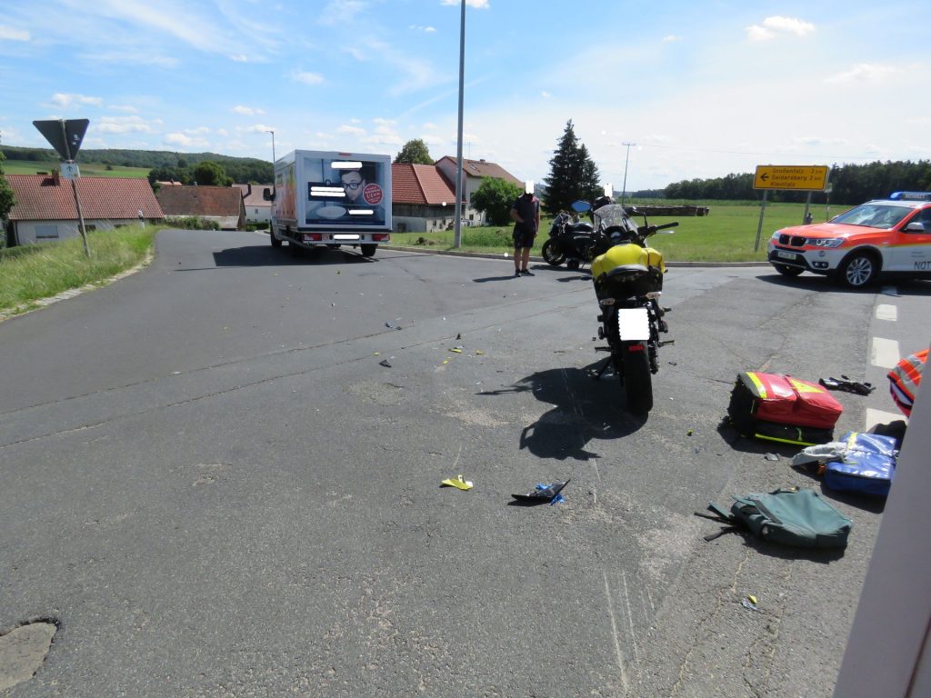 Der Kradfahrer wurde leicht verletzt und ins Krankenhaus gebracht Foto: Polizei