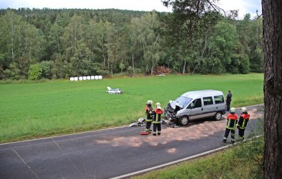 Verkehrsunfall mit 3 Verletzten bei Auerbach