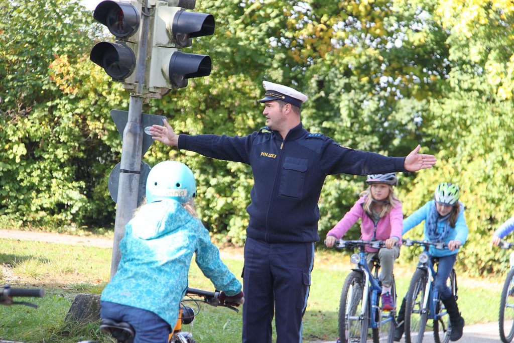 Schulweg im Blick der Polizei  Bild: Polizei