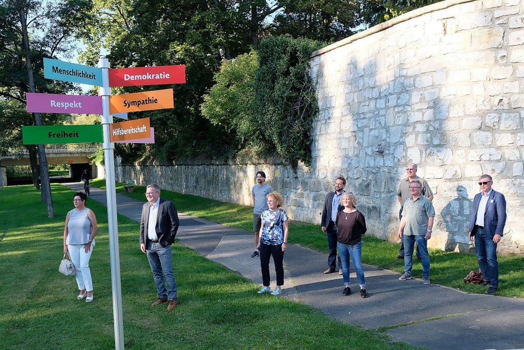 Wegweiser zeigen die Ziele und Werte der Amberger Stadtgesellschaft Fotos © Stadt Amberg, Thomas Graml