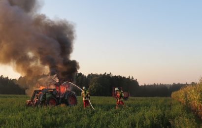 Traktor brennt bei Düngearbeiten bei Ödputzberg aus