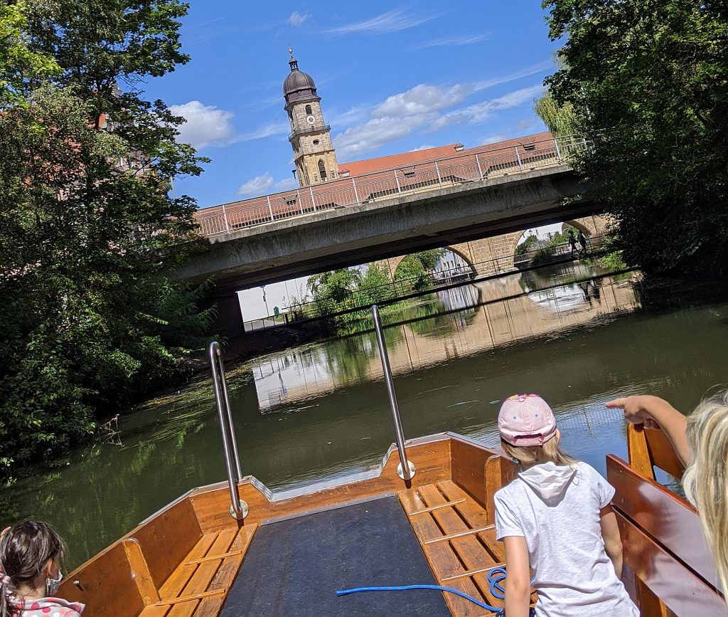 Viel Spaß hatten die Kinder auch während der gemeinsamen Plättemfahrt Foto: Christina Frick, Stadt Amberg