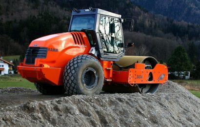 Sachbeschädigung an zwei Asphaltierungswalzen in Auerbach