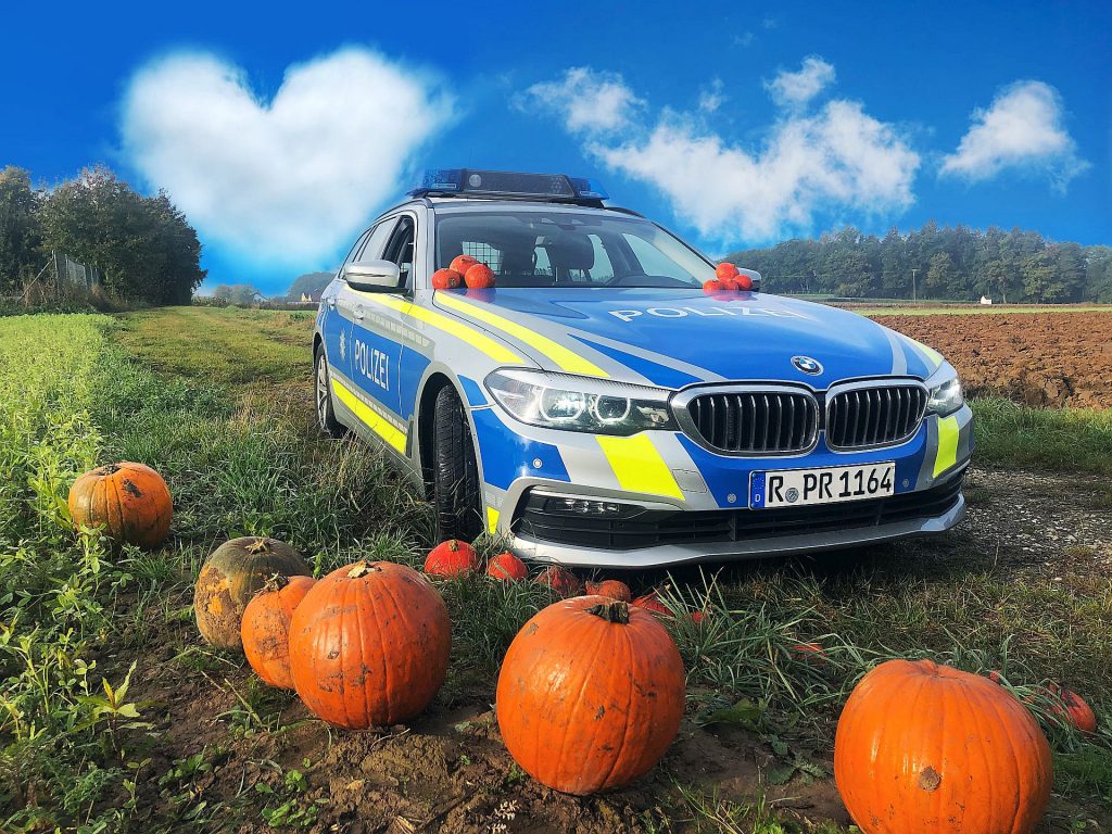 Auch die Oberpfälzer Polizei feiert coronafreies Halloween Foto: PP Oberpfalz