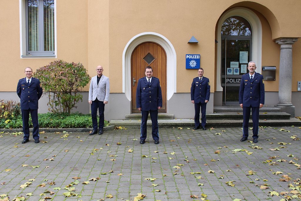 V.l.n.r.: PHK Rainer Hirschmann, EKHK Gerhard Knorr (Vorsitzender Personalrat), PHK Franz Wenig, EPHK Heiko Sedelmaier, PVP Thomas Schöniger Foto: PI Burglengenfeld