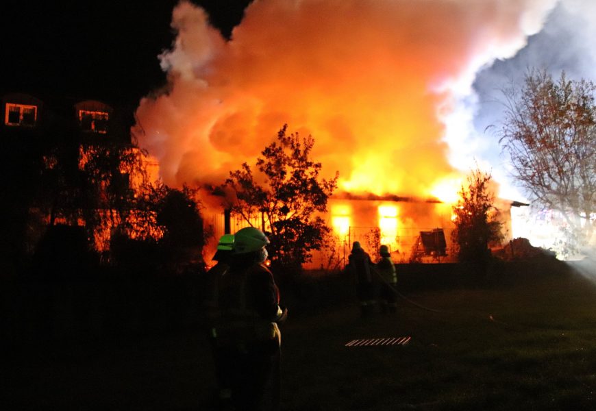 Schadensträchtiger Brand einer Garage in Stulln