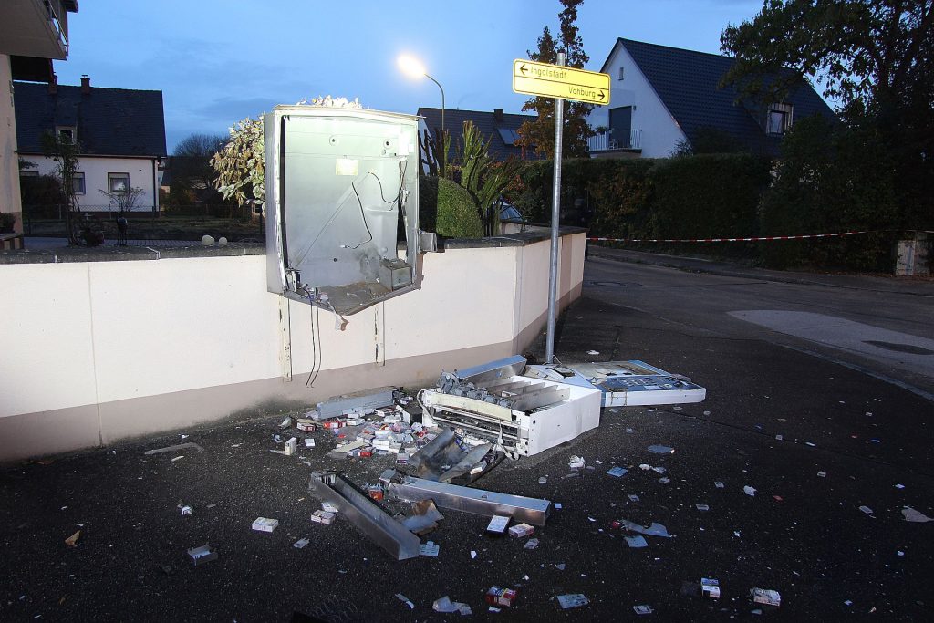 Schlechter Halloween-Scherz: Gesprengter Zigarettenautomat Foto: LKA