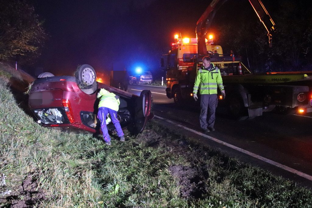 Der Fahrer des PKW blieb zum Glück unverletzt Foto: Oberpfalz Aktuell