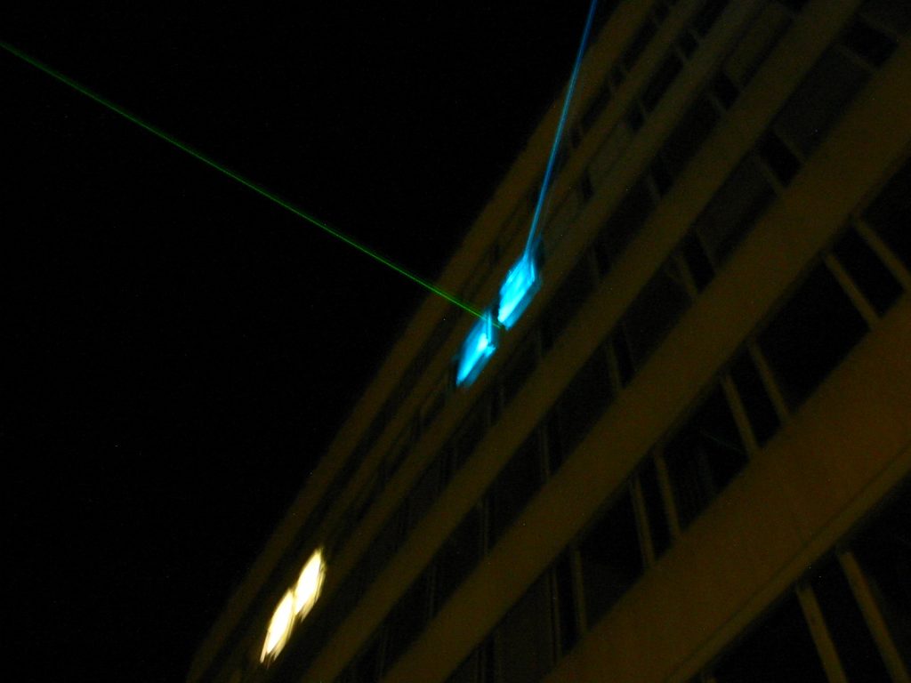 Symbolbild: Laserstrahl Quelle: flickr.com/photos/el_tommo/