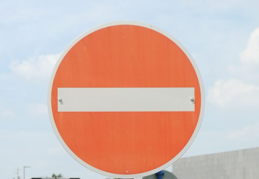 Diebstahl von zwei Verkehrszeichen in Stulln