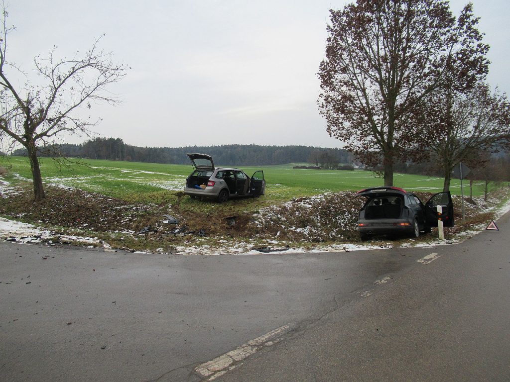 Verkehrsunfall in Rieden Foto: Polizei Amberg