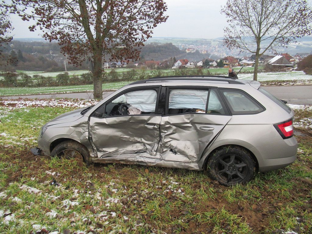 Verkehrsunfall in Rieden Foto: Polizei Amberg