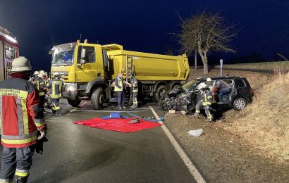 Unfall mit Baustellen-Lkw bei Floß