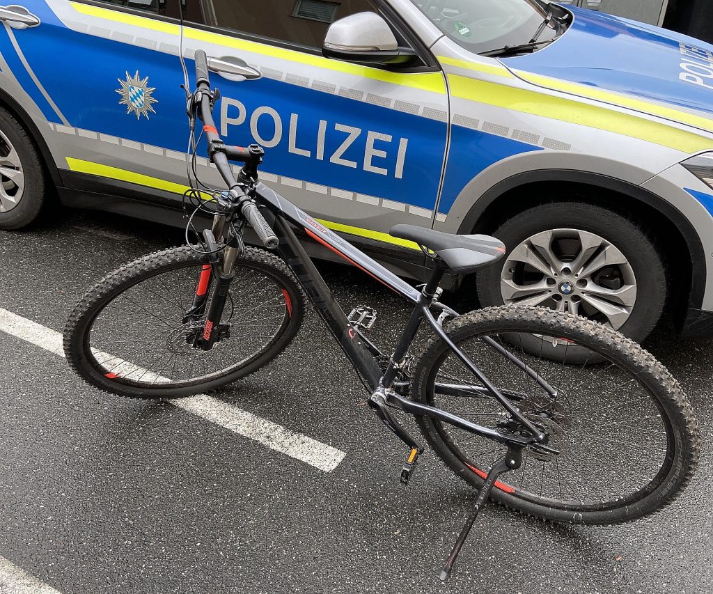Wem gehört dieses Fahrrad? Die Polizei Weiden sucht nach Hinweisen auf den Eigentümer Foto: Polizei