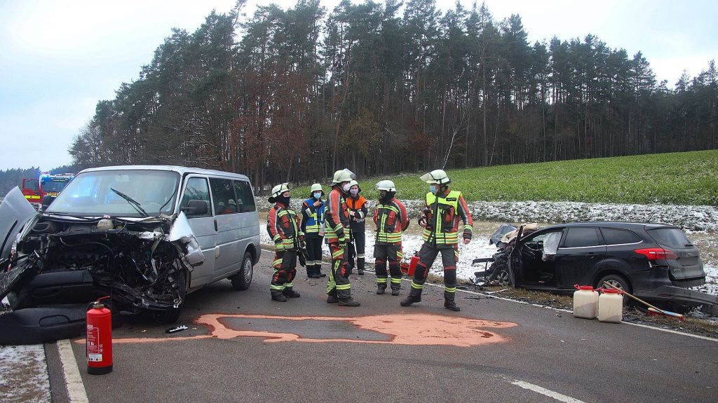 Bei dem Zusammenstoß wurde die Fahrerin des Ford schwer verletzt Foto: Pressedienst Wagner