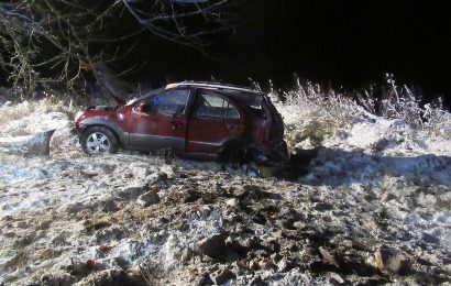 Unfall durch überfrierende Nässe bei Pittersberg