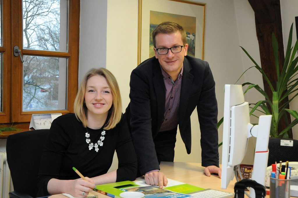 Seit Jahren ein eingespieltes Team: Die Touristiker des Landkreises Amberg-Sulzbach, Regina Wolfohr und Hubert Zaremba. Foto „Team Tourismus“: Christine Hollederer