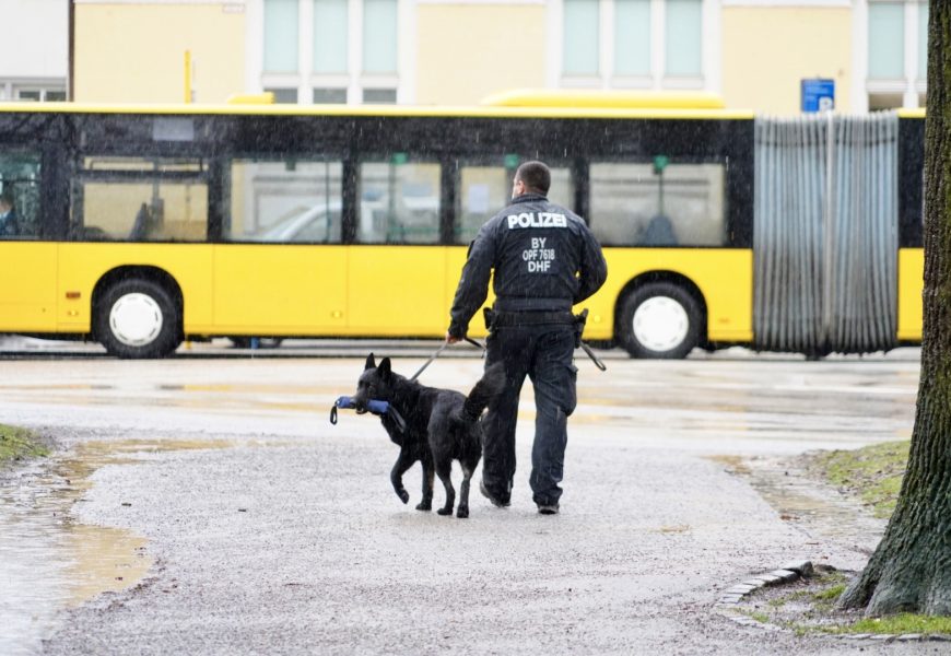 Drei festgenommenen Beschuldigte müssen in Untersuchungshaft