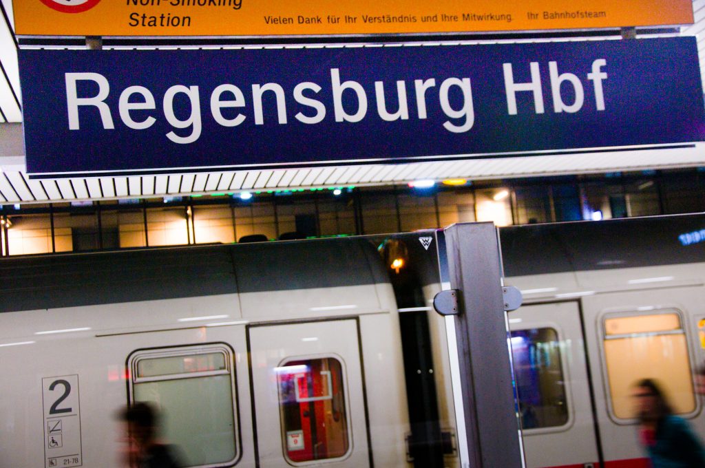 Symbolbild: Hauptbahnhof Regensburg Quelle: flickr.com/photos/maltman23/
