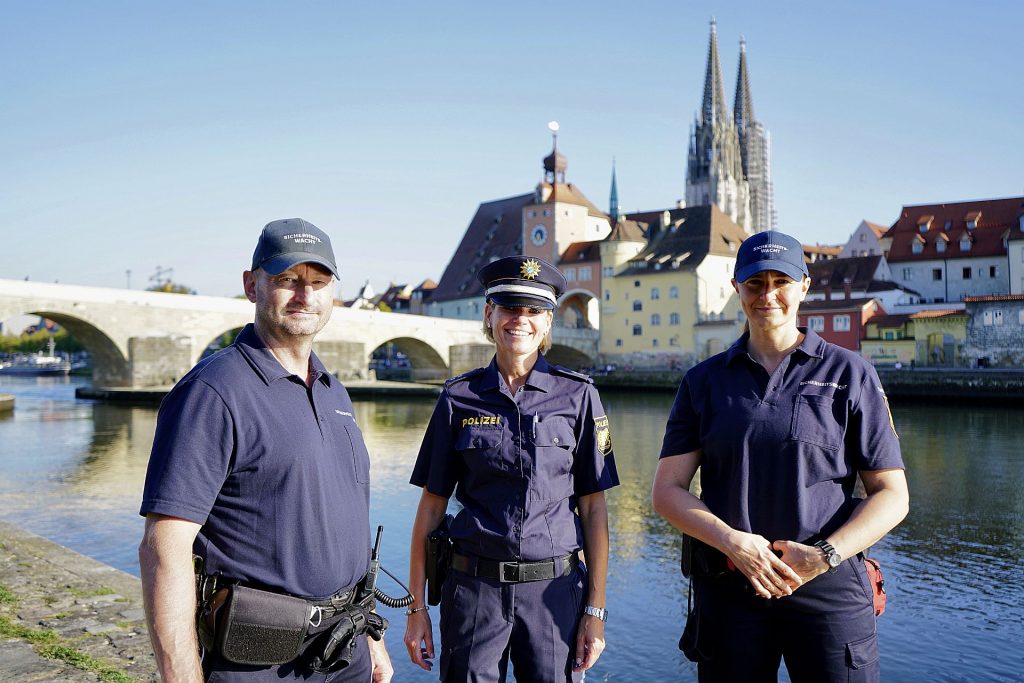Polizei Oberpfalz unterstützt Forschungsprojekt der Uni Regensburg zur Sicherheitswacht Foto: PP Oberpfalz/tw