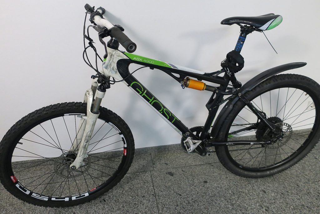 Die Schwandorfer Polizei sucht den Eigentümer dieses Fahrrads Foto: Polizei