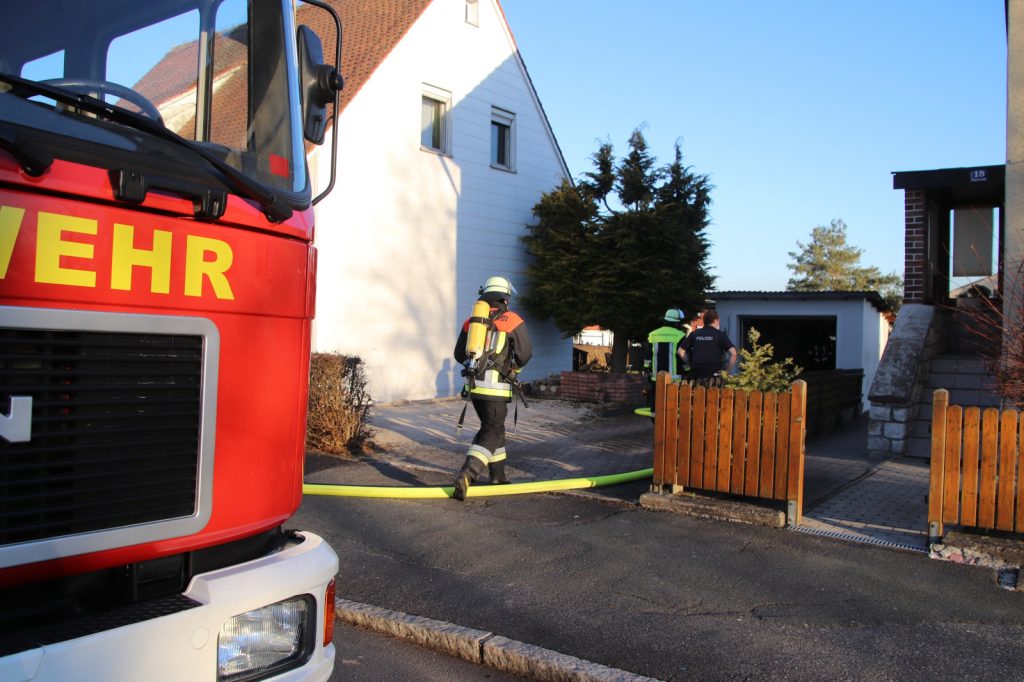 Die Gartenhecke brannte auf einer Länge von gut 5m Foto: Oberpfalz Aktuell