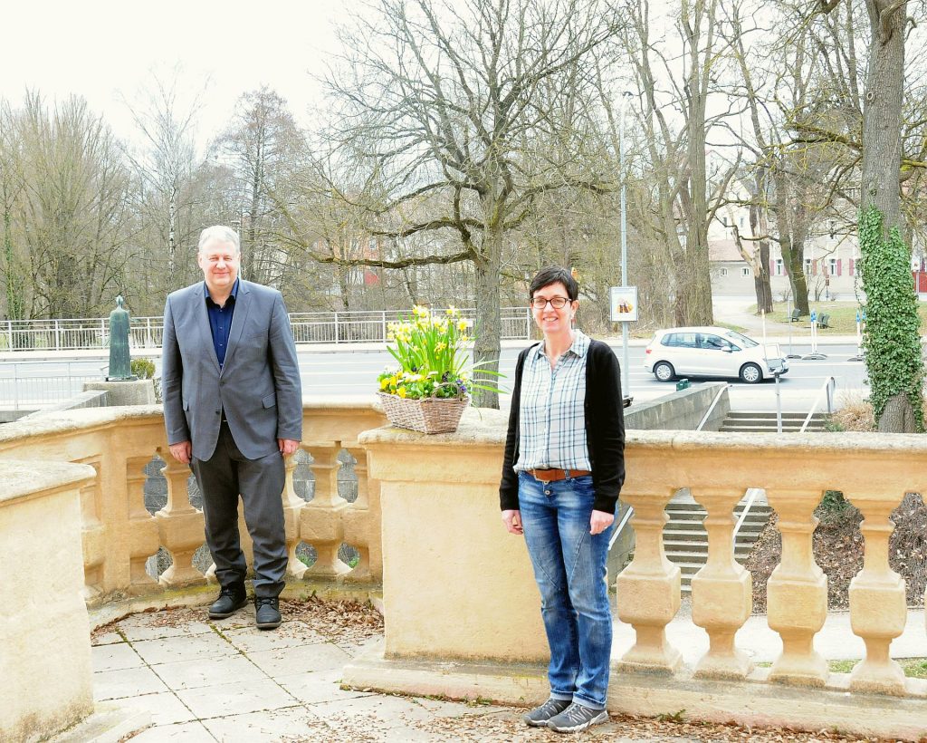 Den Landkreis Amberg-Sulzbach zum Blühen bringen. Dazu laden Landrat Richard Reisinger und die Kreisfachberaterin für Gartenkultur und Landespflege, Michaela Basler, mit wöchentlichen Tipps für einen naturnahen Garten ein Foto: Martina Beierl