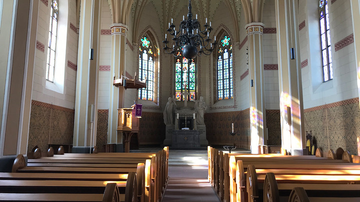Innenaufnahme der Erbacher Johanneskirche Copyright: ZDF/Ev. Kirchengemeinde TRIANGELIS 