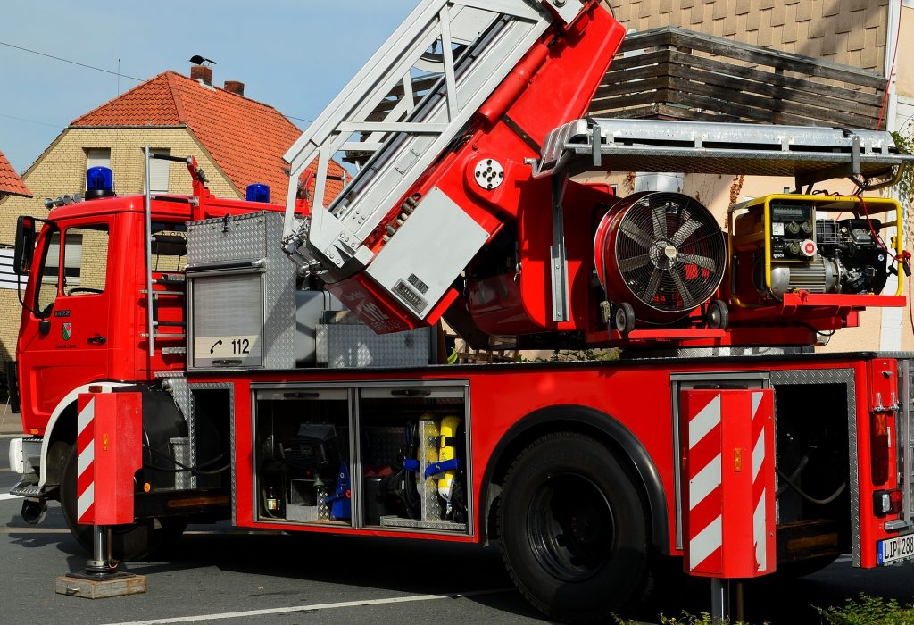 Symbolbild: Drehleiter der Feuerwehr